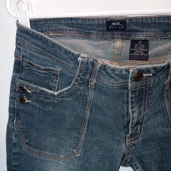 Bailey's Point Cropped Distressed Denim Capri Jeans Sz 13 - Picture 3 of 5